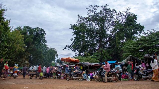 l'autre virus qui inquiète l'asie - 116487755 8a8a6a8b 5a9e 45ed a057 3fb3e1eb9381 - L’autre virus qui inquiète l’Asie Le marché du matin à Battambang, au Cambodge, où s'invitent aussi les chauves-souris frugivores l'autre virus qui inquiète l'asie - 116487755 8a8a6a8b 5a9e 45ed a057 3fb3e1eb9381 - L’autre virus qui inquiète l’Asie