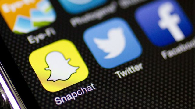 Logos de Snapchat, Twitter y Facebook.