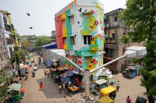 সোনাগাছির একটি ভবনের ম্যুরাল