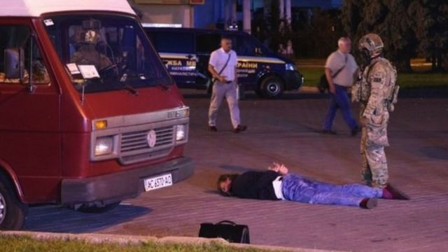 Удерживавший заложников мужчина сдался и задержан