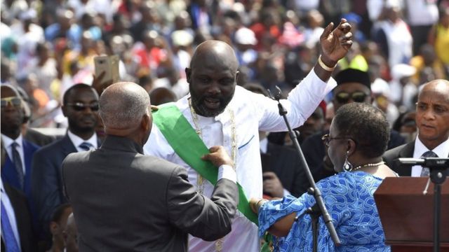 Il y a un an, lors de son investiture, le président George Weah promettait "le changement" aux Libériens.