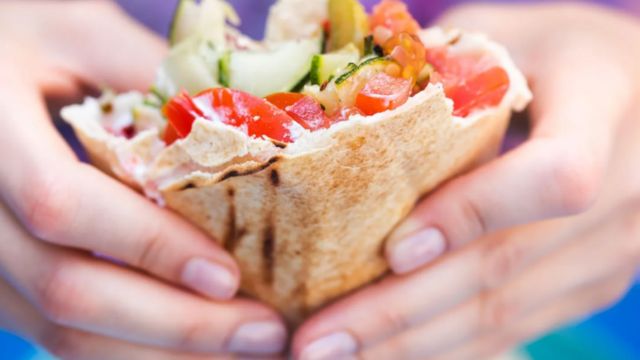 Ekmek arası sebze.