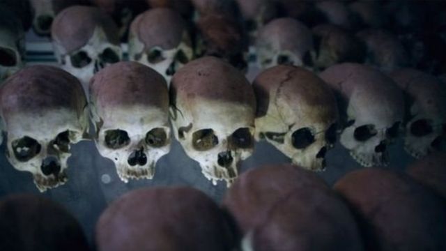 ருவாண்டாவின் 1994 நடைபெற்ற படுகொலைகளில் சுமார் எட்டு லட்சம் மக்கள் கொல்லப்பட்டனர்