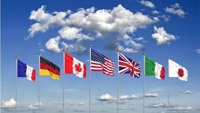أعلام فرنسا وألمانيا وكندا والولايات المتحدة والمملكة المتحدة وإيطاليا واليابان