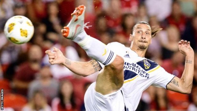 Zlatan Ibrahimovic yinjiye muri LA Galaxy yijanye inyuma yaho aviriye muri Manchester United