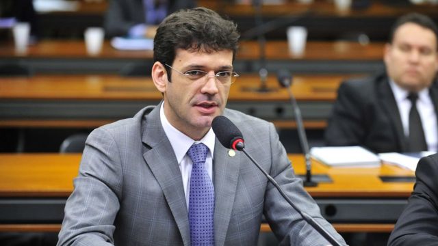Marcelo Álvaro Antônio em reunião na Câmara em 26/5/2015