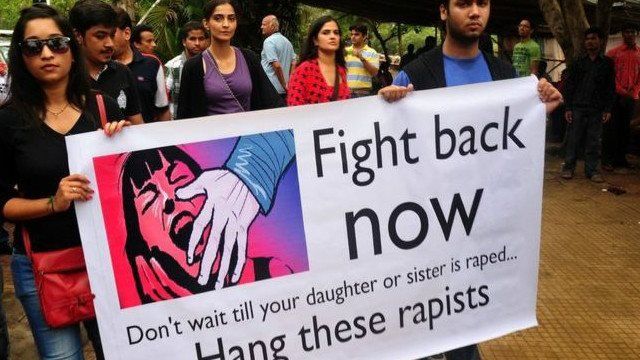 दिल्ली मे बलात्कार के ख़िलाफ़ प्रदर्शन
