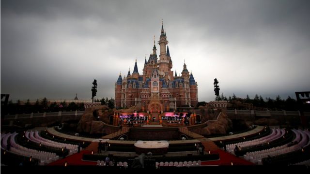 上海ディズニーの「奇幻童話城堡（魔法のかかったおとぎ話のお城）」