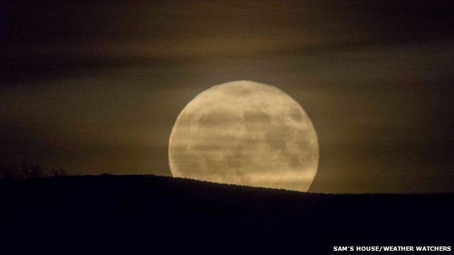 Look Up For November's Beaver Moon - BBC Weather