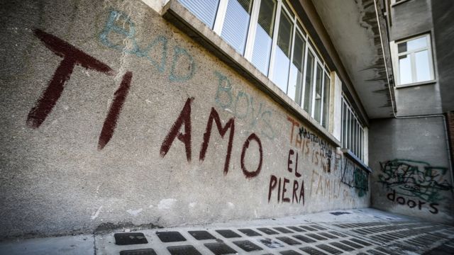 Grafiti Ti amo, Te amo en italiano.