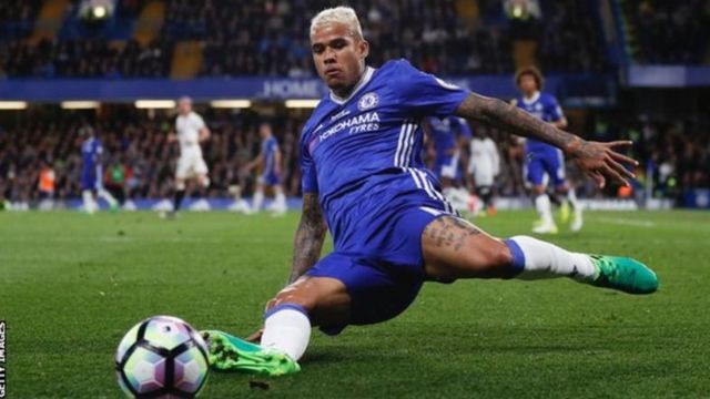 Le joueur brésilien de Chelsea a été renvoyé au Royaume-Uni après des commentaires racistes sur un agent de sécurité chinois endormi