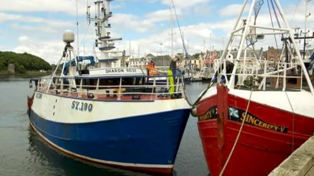 Bàtaichean ann an Caladh Steòrnabhaigh
