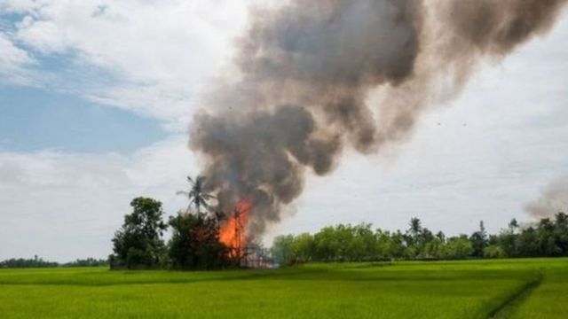 ရခိုင်မြောက်ပိုင်းက စစ်ဆင်ရေးတွေမှာ ရိုဟင်ဂျာတွေ အပေါ် ရက်ရက်စက်စက် နှိမ်နင်းခဲ့ပြီး ရွာလုံးကျွတ် မီးရှို့ခဲ့တယ်လို့ စွပ်စွဲခံရ
