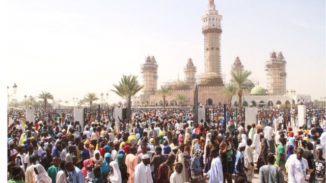 Des milliers de fidèles ont convergés vers la Grande Mosquée de Touba.
