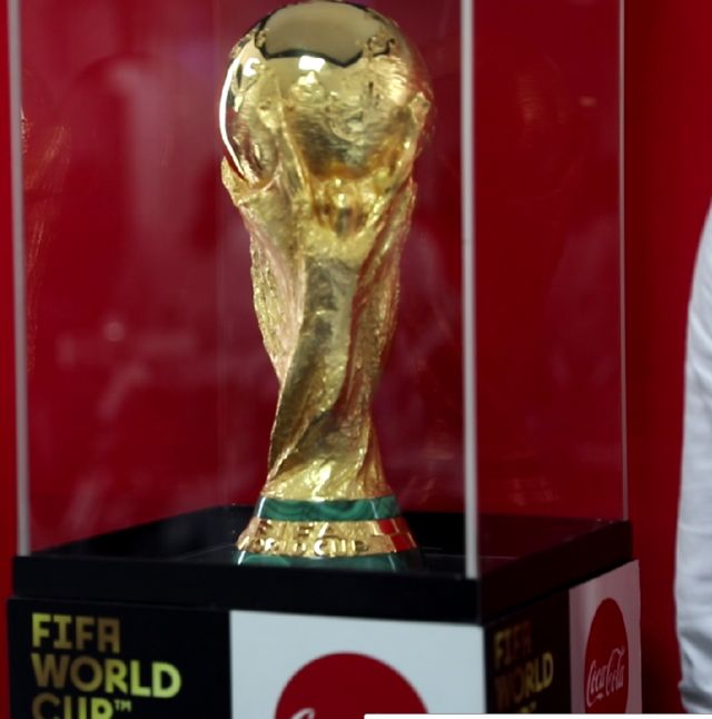 FIFA World Cup trophy show for BBC office for Lagos - BBC News Pidgin