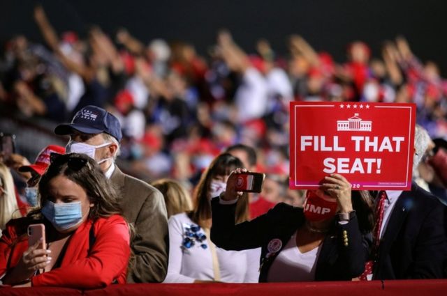 Trump rallygoers in Ohio urged Trump to "Fill that seat"