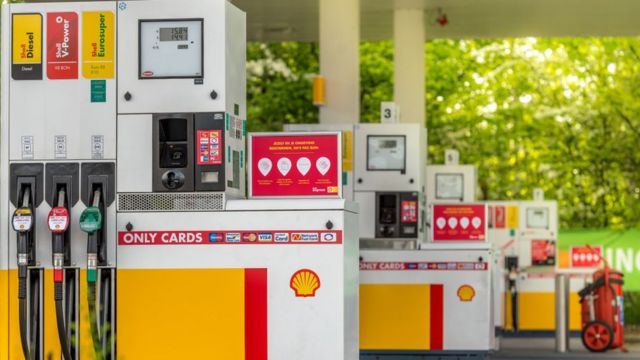 Estación de gasolina de Shell en Belgica.