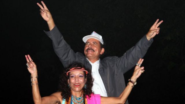 Daniel Ortega y su esposa, Rosario Murillo.