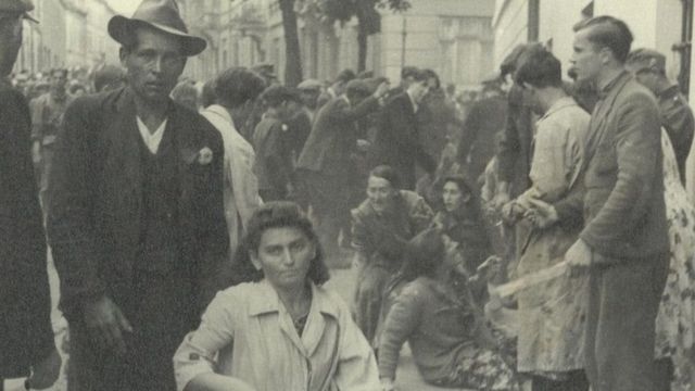 تم استهداف يهود لفيف خلال مذبحة عنيفة بتشجيع من المحتلين النازيين في عام 1941