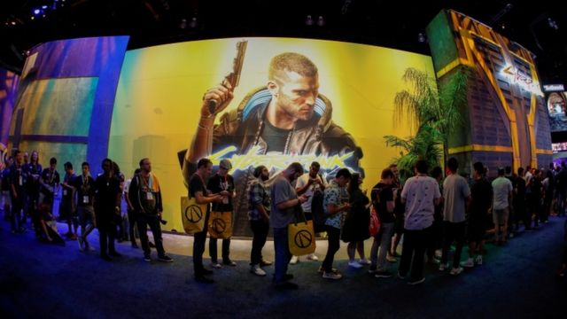电子游戏《赛博朋克2077》推出市场一个月内卖出1000万套，其成功证明赛博朋克黑科幻仍方兴未艾（Credit: Reuters）(photo:BBC)