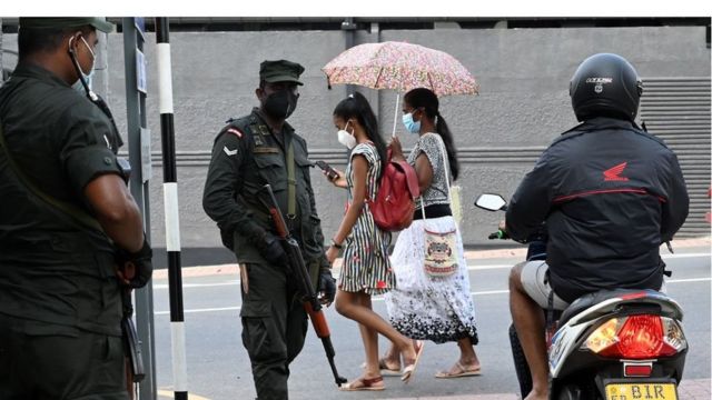 இலங்கை ஜனாதிபதிக்கு எதிராக போராட்டம்