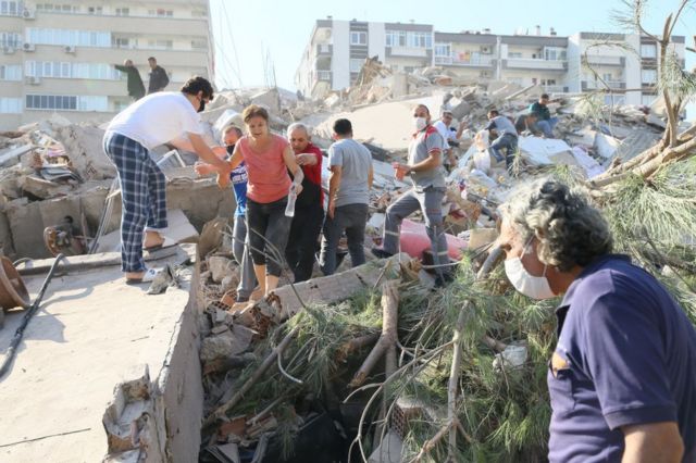 ساختمان خراب شده