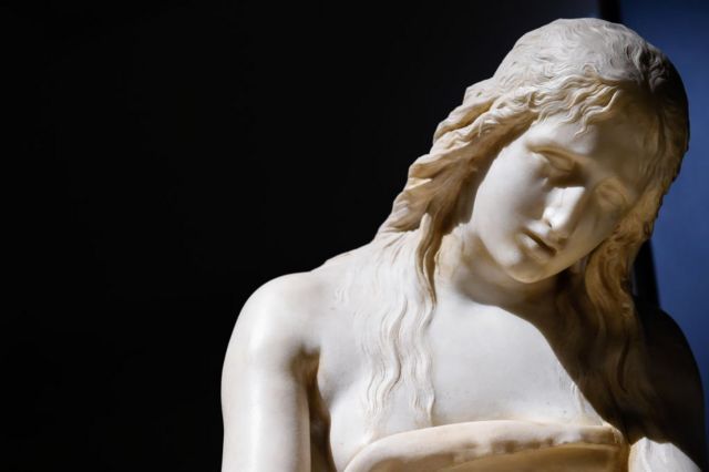 Detalle de escultura "Magdalena Penitente" de Antonio Canova, fines del siglo XIX.
