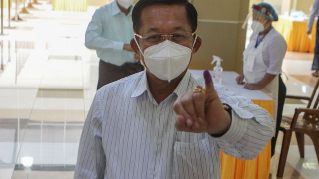 ဗိုလ်ချုပ်မှူးကြီးမင်းအောင်လှိုင် ဟာ ၂၀၂၁ မှာ အသက် ၆၅ နှစ်ပြည့်မှာဖြစ်ပြီး တပ်ချုပ်ရာထူး ဆက်လုပ်မလုပ်ကလည်း စိတ်ဝင်စားစရာပါ။