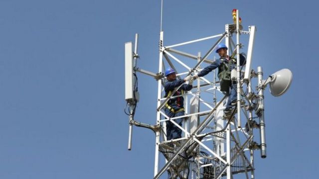 Torre de transmissão de sinal de internet da Huawei