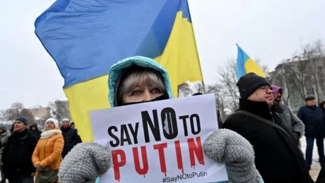 українці