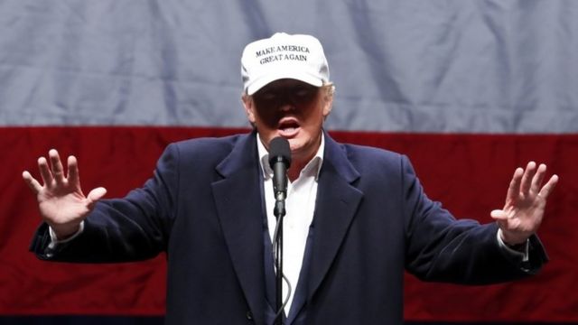 ミシガン州で選挙運動するトランプ氏