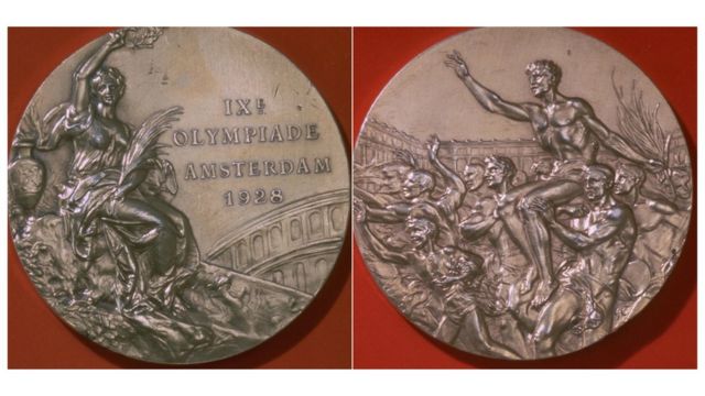 Deux côtés de la médaille olympique de 1928