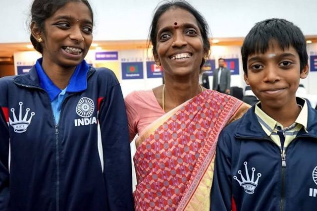 Praggnanandhaa: Praggnanandhaa's sister on nationwide support for brother,  says 'he will bring lot of glory to the nation' - The Economic Times Video