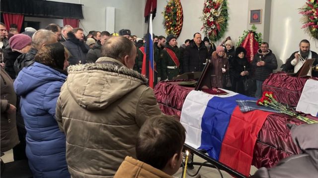 Похороны двоих погибших в Новокуйбышевске, фото от 11 января