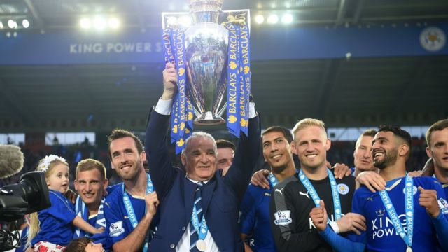 Ranieri levanta la copa