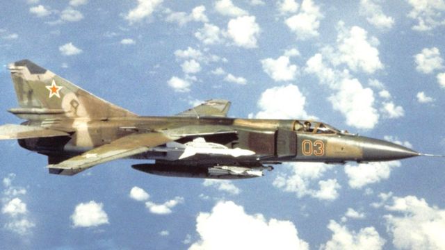 В 1980-е годы советский истребитель МиГ пролетел еще несколько сотен километров после того, как летчик катапультировался из машины в связи с неполадками с двигателем