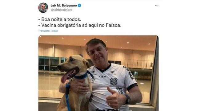 Bolsonaro em foto com cachorro em postagem no Twitter