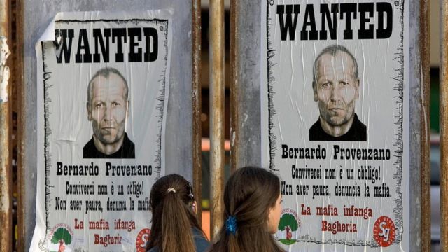 Cartel de búsqueda de Bernardo Provenzano.