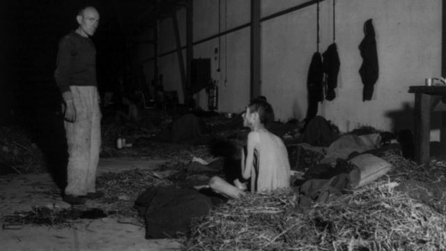 Judeus húngaros resgatados de campos de concentração pelo exército americano