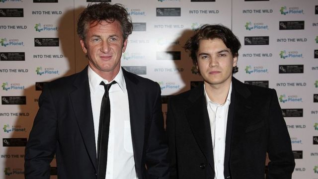 El actor y director Sean Penn y el actor Emile Hirsch