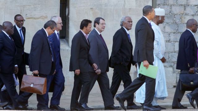 Les chefs de gouvernement du Commonwealth, dont le Premier ministre australien Malcolm Turnbull (4e L), arrivent au château de Windsor pour une retraite le dernier jour de la "Réunion des chefs de gouvernement du Commonwealth" (CHOGM), le 20 avril 2018 à Windsor, en Angleterre