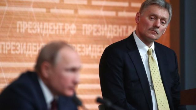 Dmitry Peskov Putin'e bakiyor
