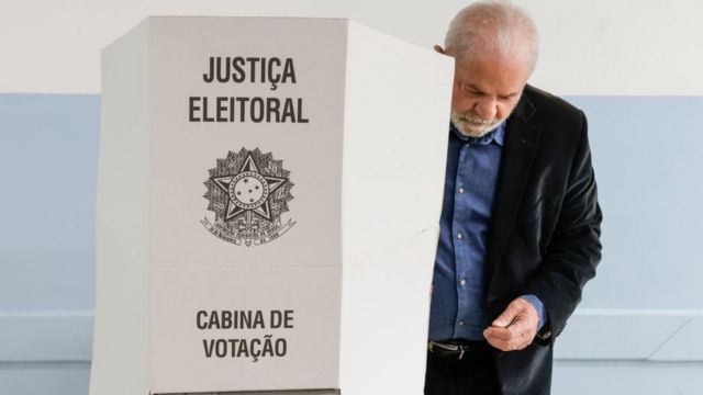 Lula vota en Sao Bernardo do Campo