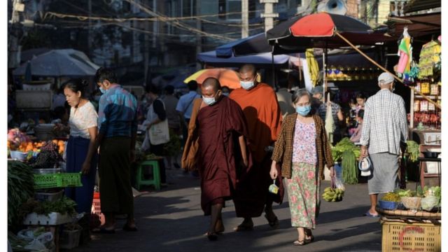 سوق في ميانمار