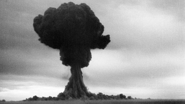 صورة لانفجار قنبلة RDS-1