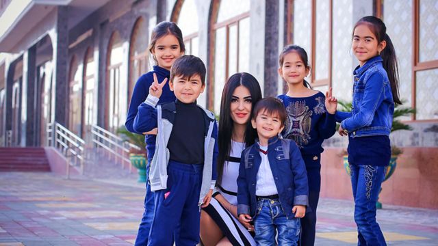 100 женщин&quot;: Как вдова с пятью детьми стала моделью и кинозвездой - BBC  News Русская служба