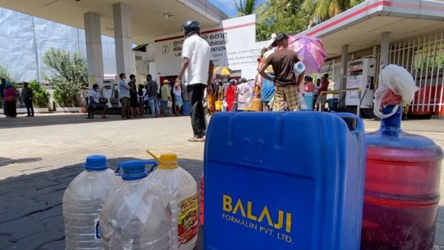 இலங்கை நெருக்கடி