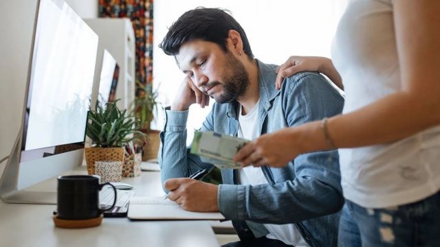 Why does it feel so embarrassing to lend money to friends and family?