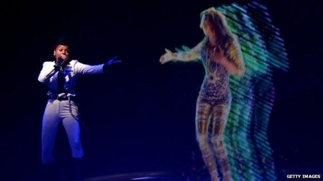 Tupac Shakur–Super Bowl Halftime Will Feature Hologram Of The Late