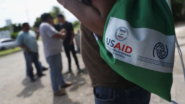 Bolsa con el logo de USAID en Honduras